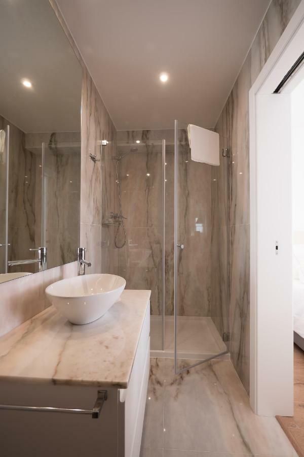 Castle Terrace Exclusive Apartment - Home By The Castle Apartment Lizbona Zewnętrze zdjęcie